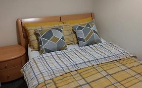 Entire Two Bedroom House In Penrith